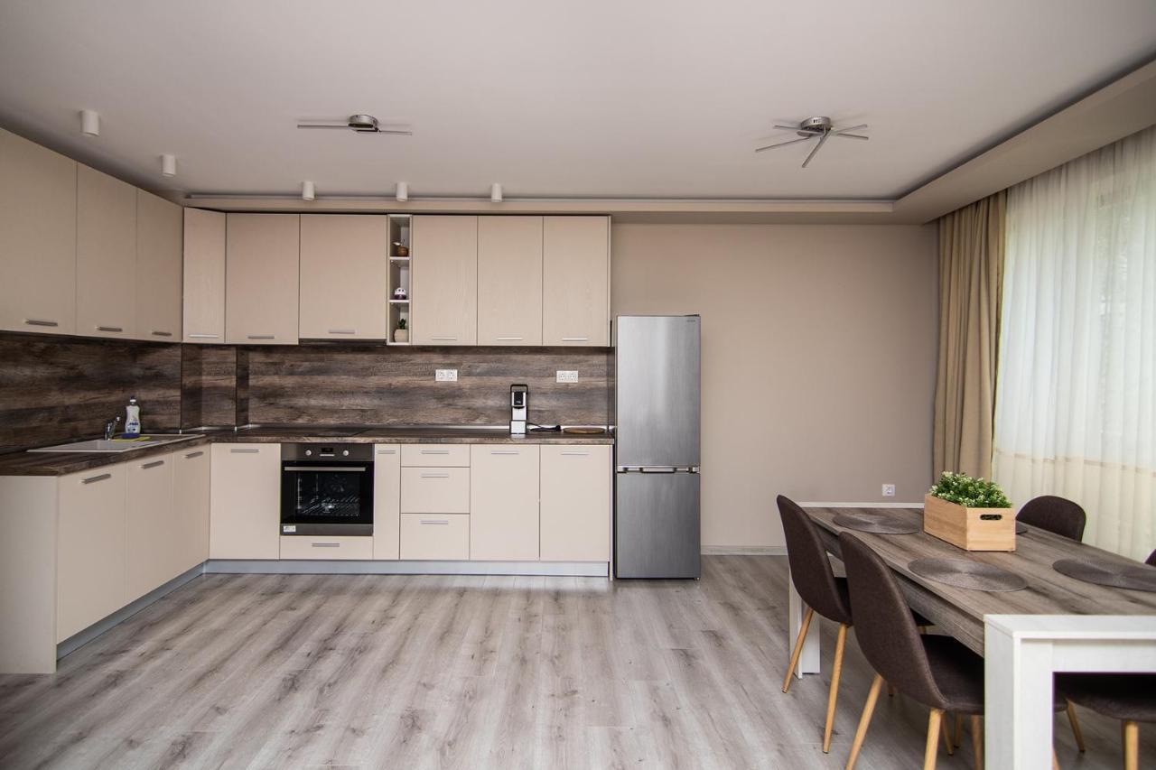 Апартаменты Cozy Flats Nearby Center Free Park Area Варна Экстерьер фото